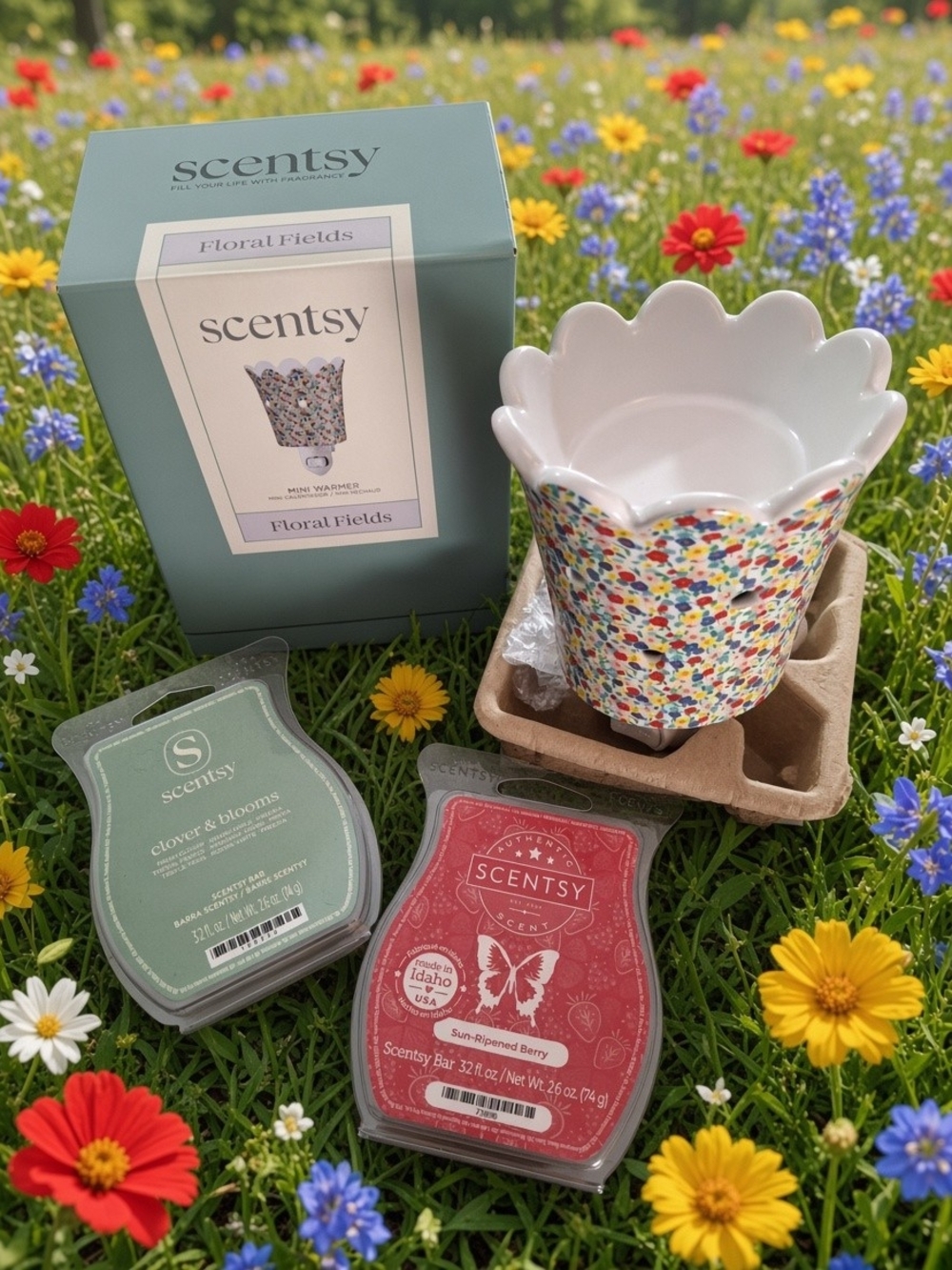 New Scentsy Floral Fields Mini Warmer in Multicolor Glaze. No Longer Available